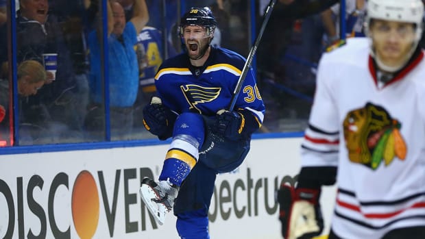 troy-brouwer-nhl-three-stars-patrick-kane-pekka-rinne-nhl.jpg